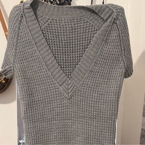 V-Neck Short-Sleeve Knit Sweater - Gray
